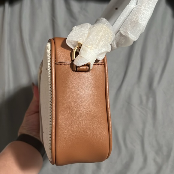 Michael Kors Jet set camera bag - Picture 4 of 9